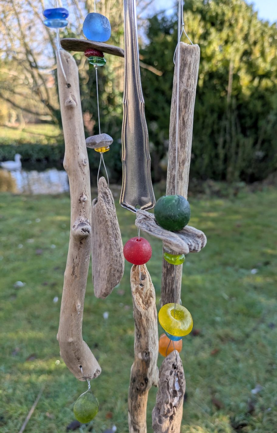 Treibholzmobile mit Gabel und Löffel bunt bengoArt Treibholzgirlande - mobile Besteck Recyclingglas