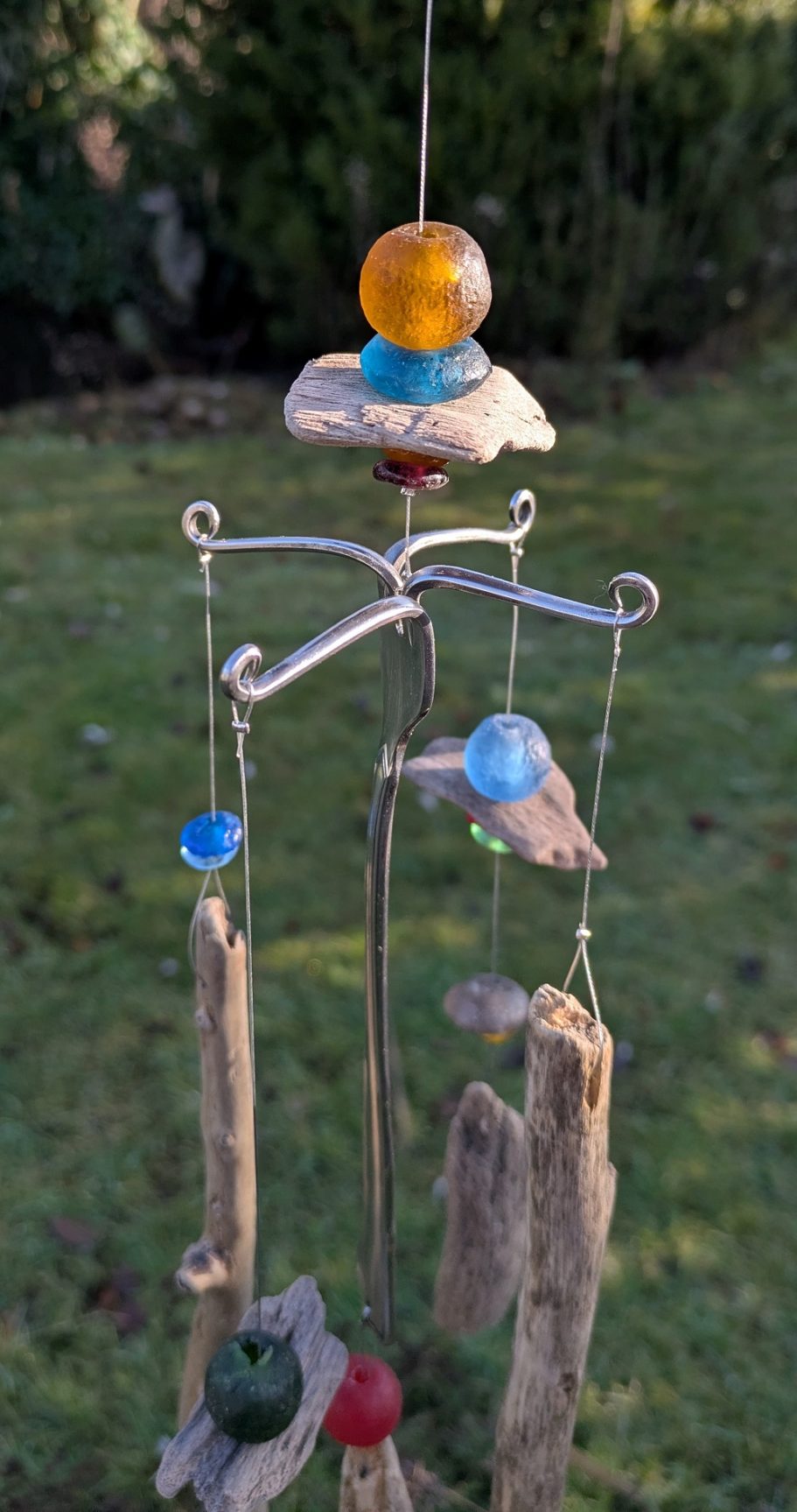 Treibholzmobile mit Gabel und Löffel bunt bengoArt Treibholzgirlande - mobile Besteck Recyclingglas