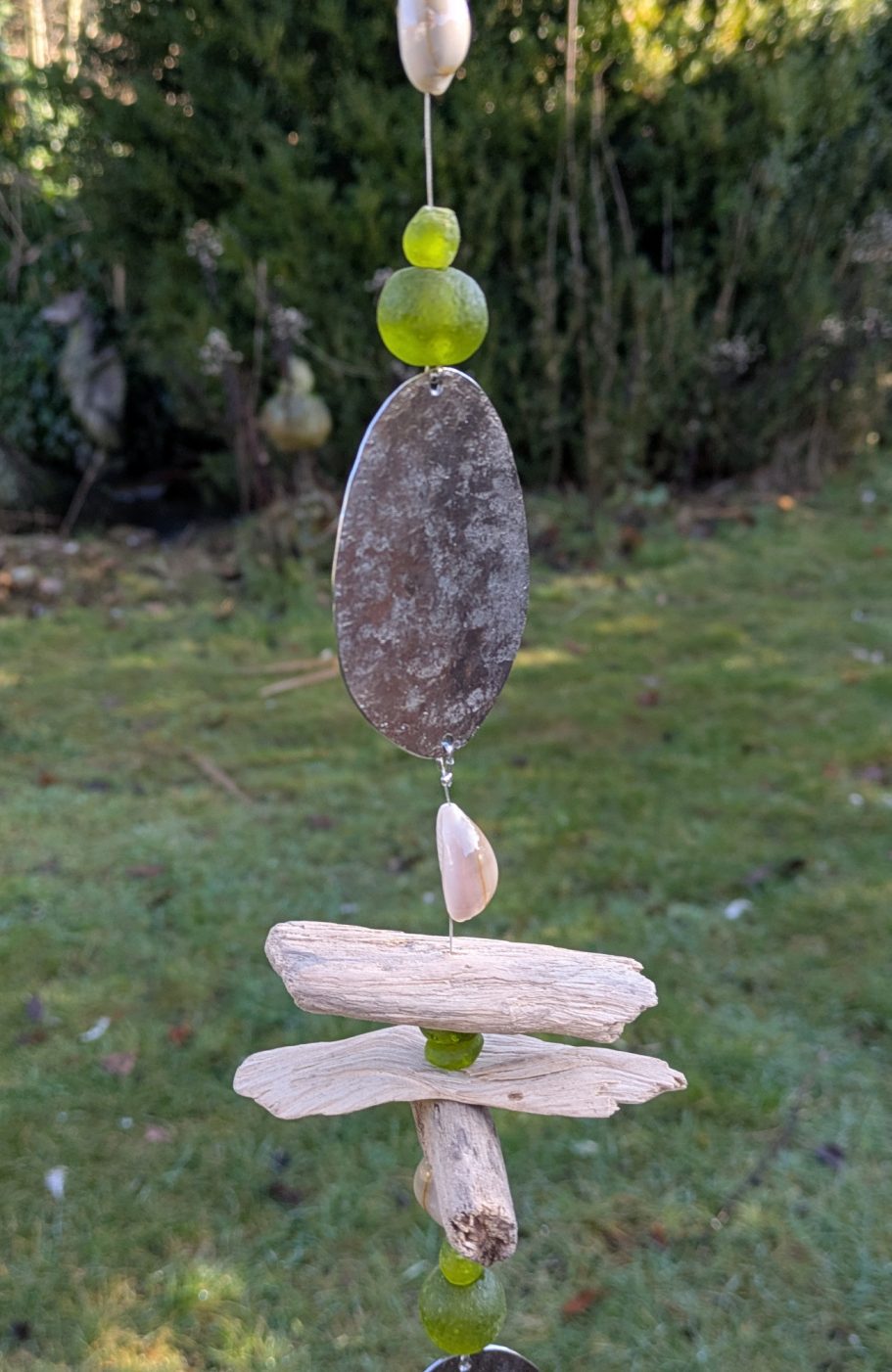 Treibholzgirlande in Peridotgrün mit Löffelchips bengoArt Treibholzgirlande - mobile Besteck Recyclingglas