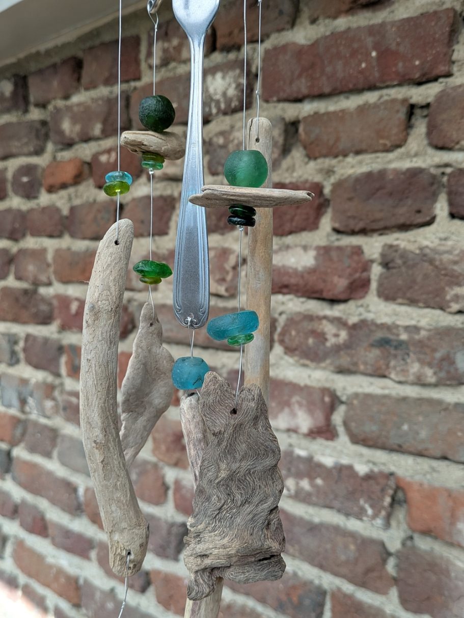 Treibholzmobile mit Gabel und Löffel 5 Grüntöne bengoArt Treibholzgirlande - mobile Besteck Recyclingglas